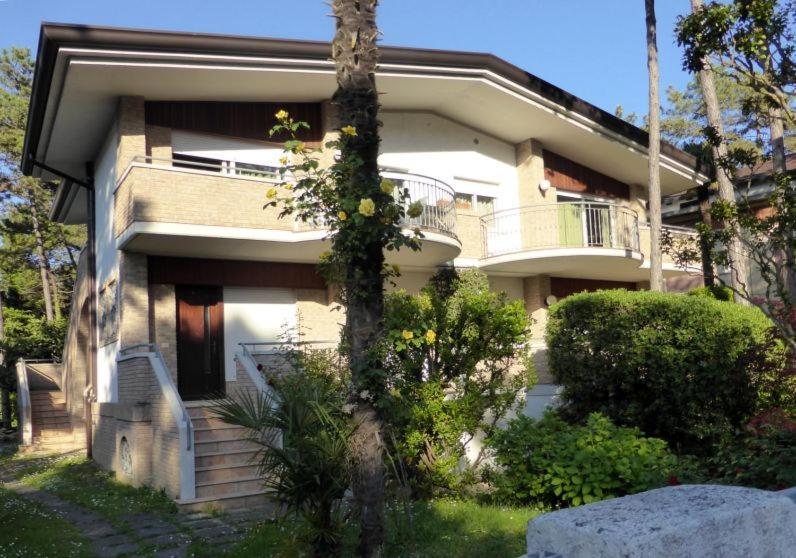 Villa Anny Lignano Sabbiadoro Exterior photo